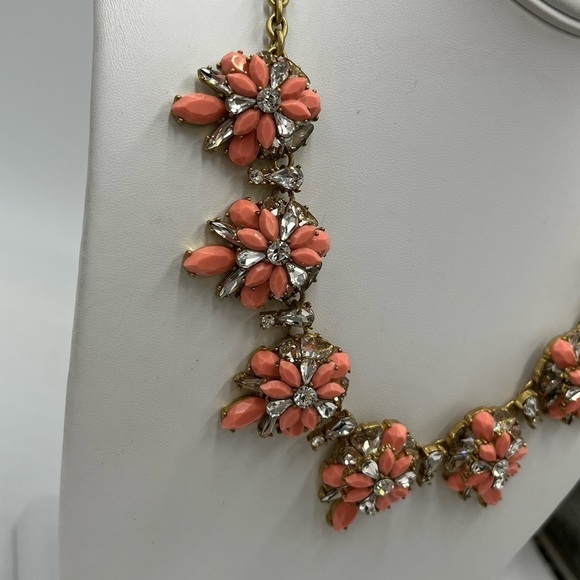 J Crew Opaque Pink and Clear Crystal Gold Tone Floral Statement Necklace - Picture 4 of 12